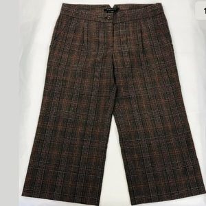 BCBG MAXAZRIA Cute Career Capri Pants